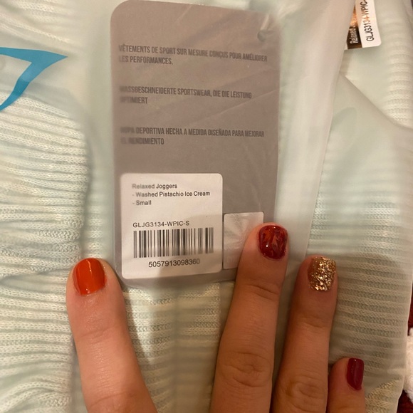 Gymshark Relaxed Joggers - Picture 3 of 4